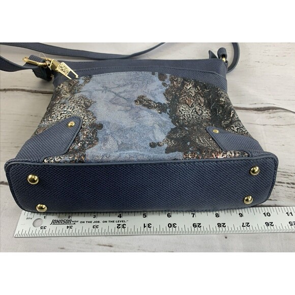 Karla Hanson Blue Metallic Crossbody Purse Bag Tote Organizer Zippers Stud Feet - Picture 15 of 16